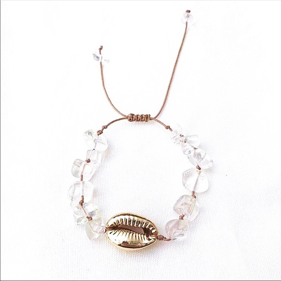 Happy Go Zoe Jewelry Jewelry - Dainty 24K Gold Boho Puka Shell Charm Bracelet